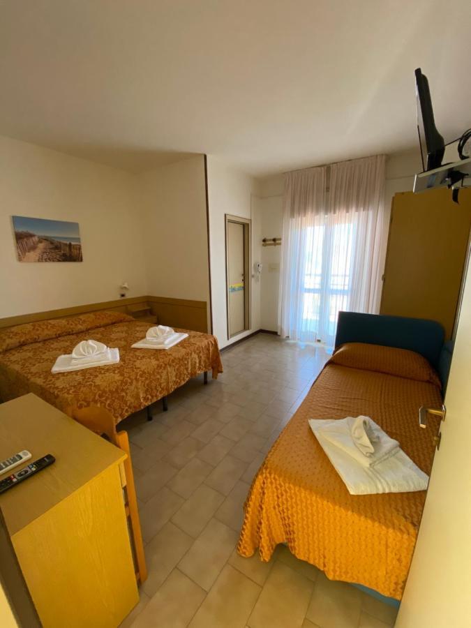 Hotel Granada Cattolica Dış mekan fotoğraf