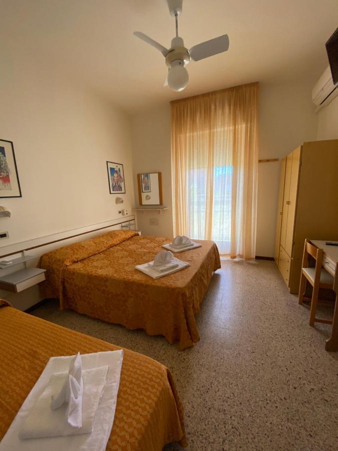 Hotel Granada Cattolica Dış mekan fotoğraf