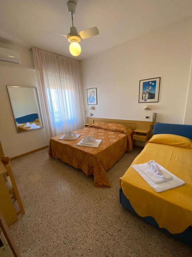 Hotel Granada Cattolica Dış mekan fotoğraf