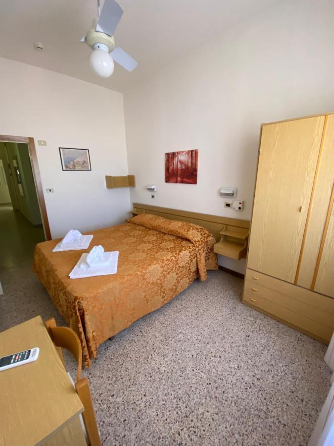 Hotel Granada Cattolica Dış mekan fotoğraf