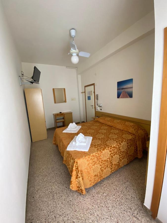 Hotel Granada Cattolica Dış mekan fotoğraf