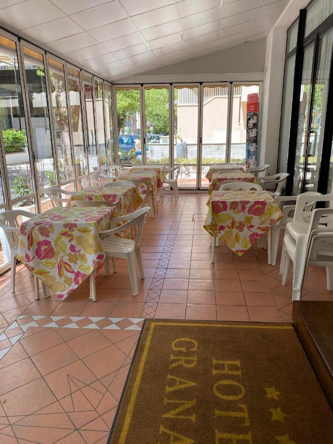 Hotel Granada Cattolica Dış mekan fotoğraf
