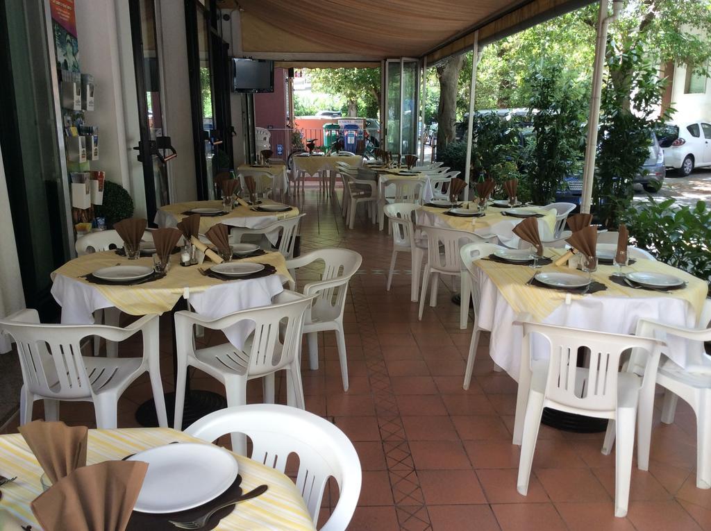 Hotel Granada Cattolica Dış mekan fotoğraf