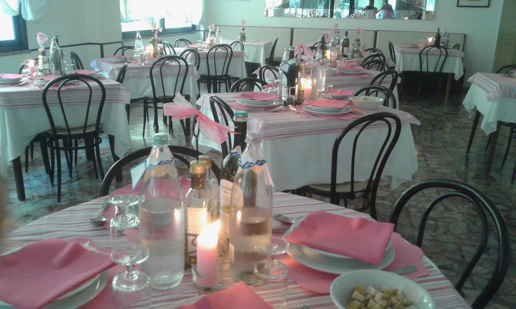 Hotel Granada Cattolica Dış mekan fotoğraf