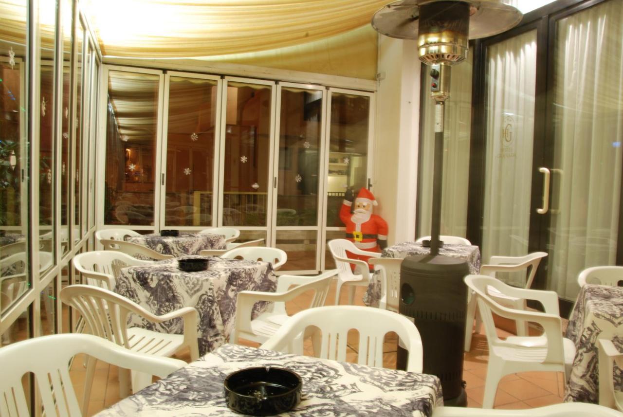 Hotel Granada Cattolica Dış mekan fotoğraf
