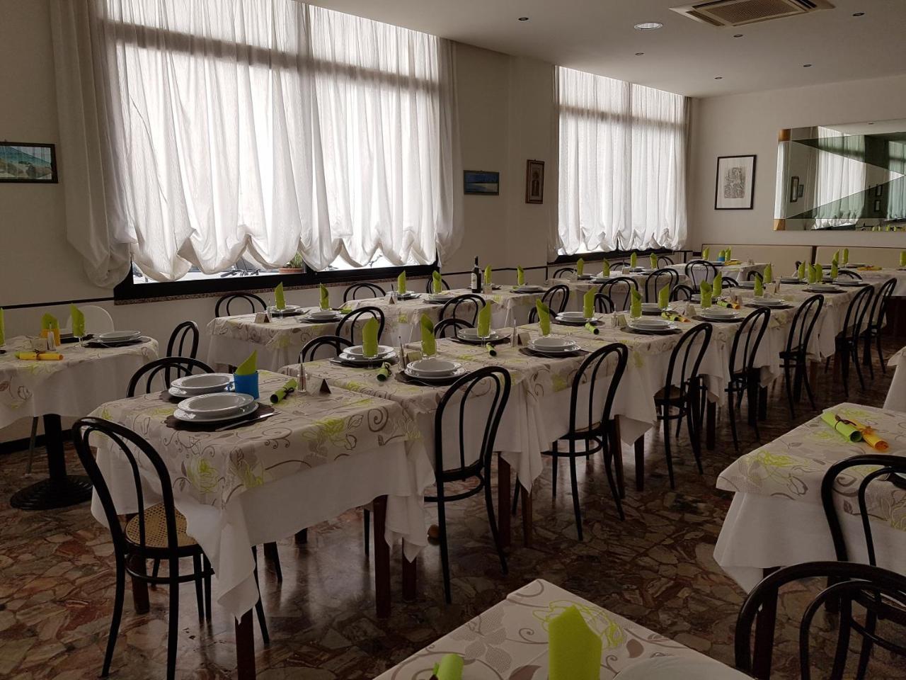 Hotel Granada Cattolica Dış mekan fotoğraf