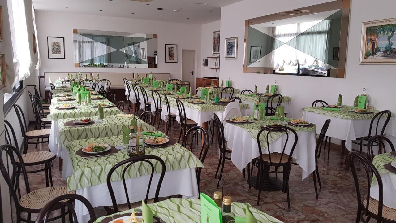 Hotel Granada Cattolica Dış mekan fotoğraf