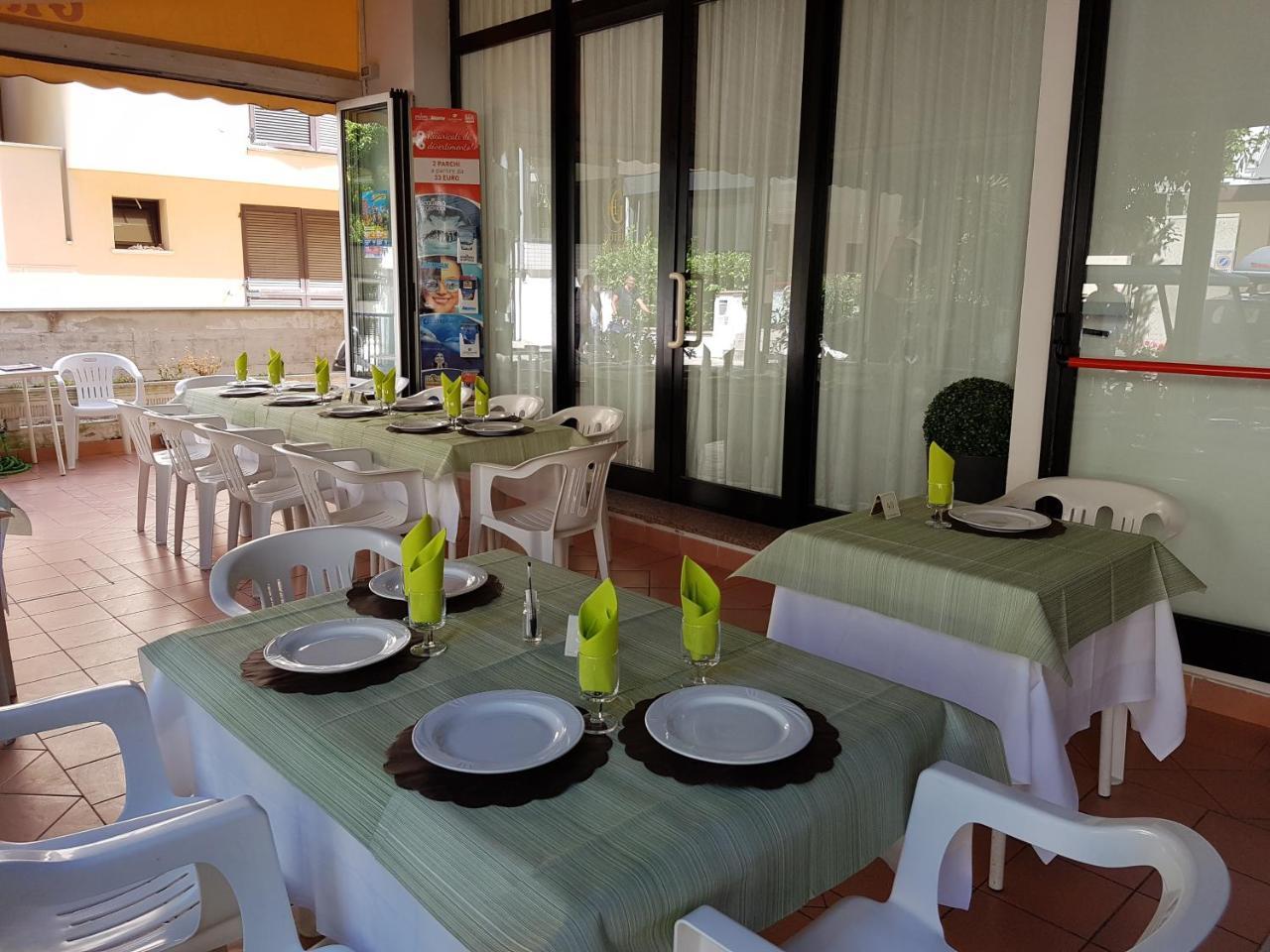 Hotel Granada Cattolica Dış mekan fotoğraf