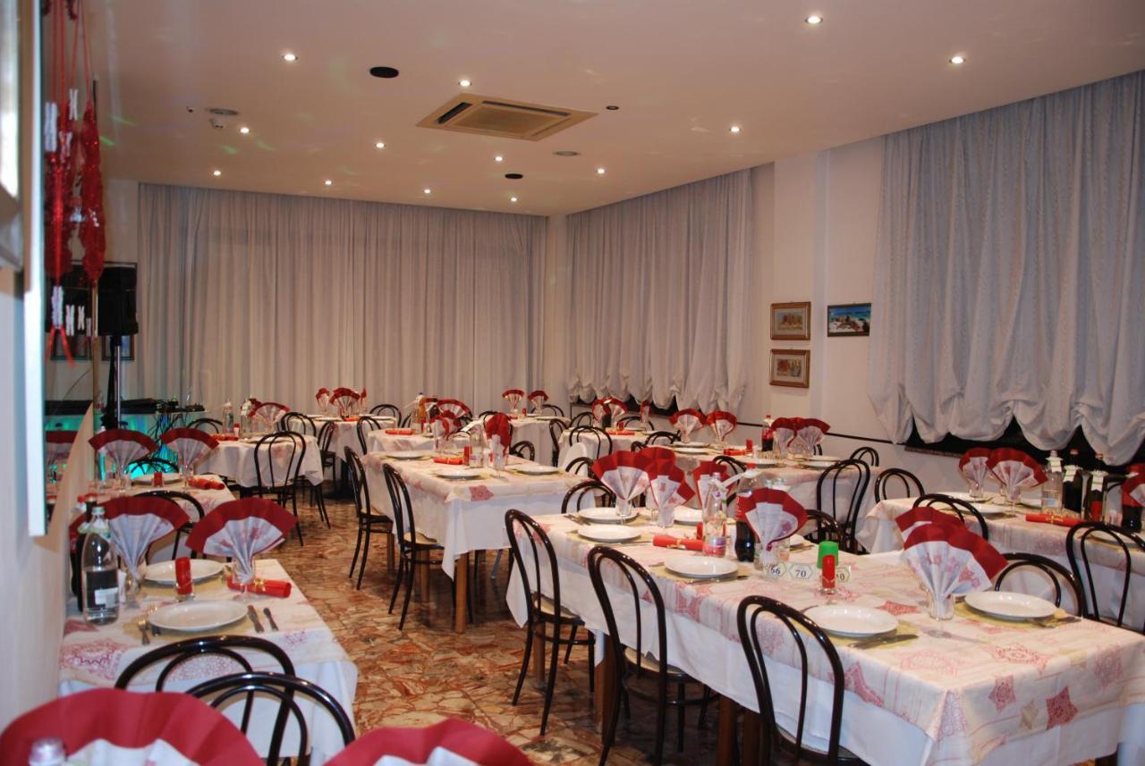 Hotel Granada Cattolica Dış mekan fotoğraf