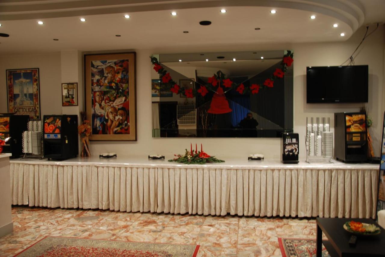 Hotel Granada Cattolica Dış mekan fotoğraf