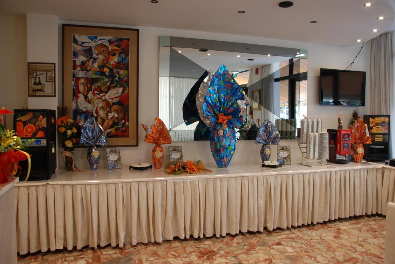 Hotel Granada Cattolica Dış mekan fotoğraf