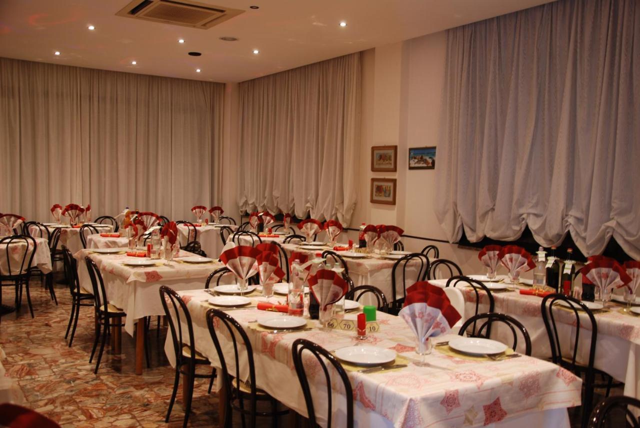 Hotel Granada Cattolica Dış mekan fotoğraf