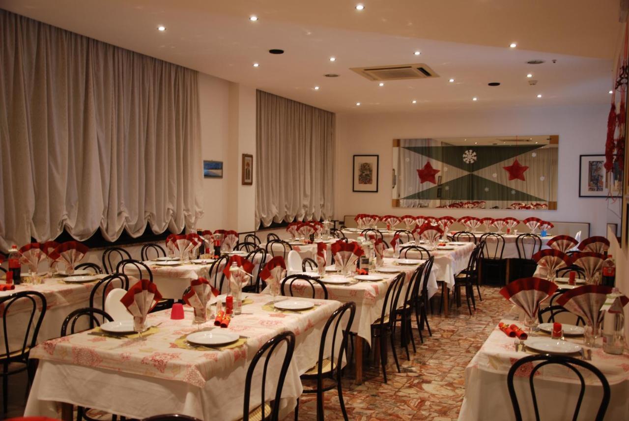 Hotel Granada Cattolica Dış mekan fotoğraf