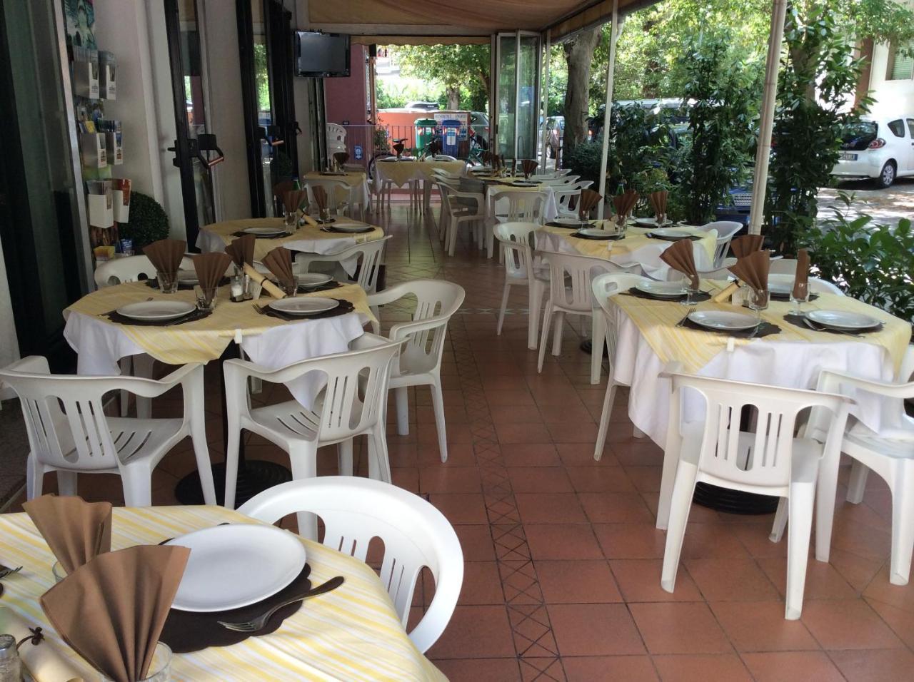 Hotel Granada Cattolica Dış mekan fotoğraf