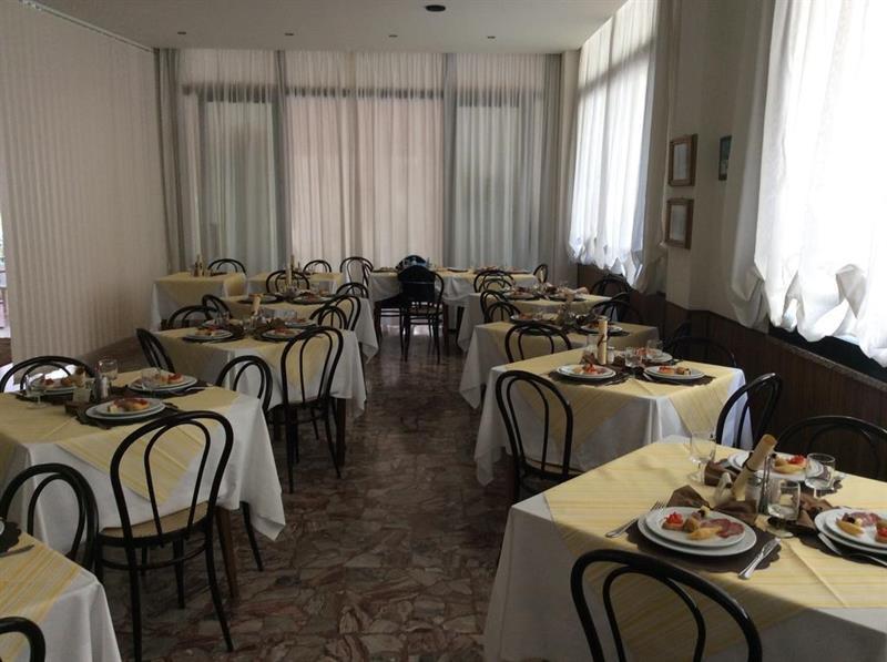 Hotel Granada Cattolica Dış mekan fotoğraf